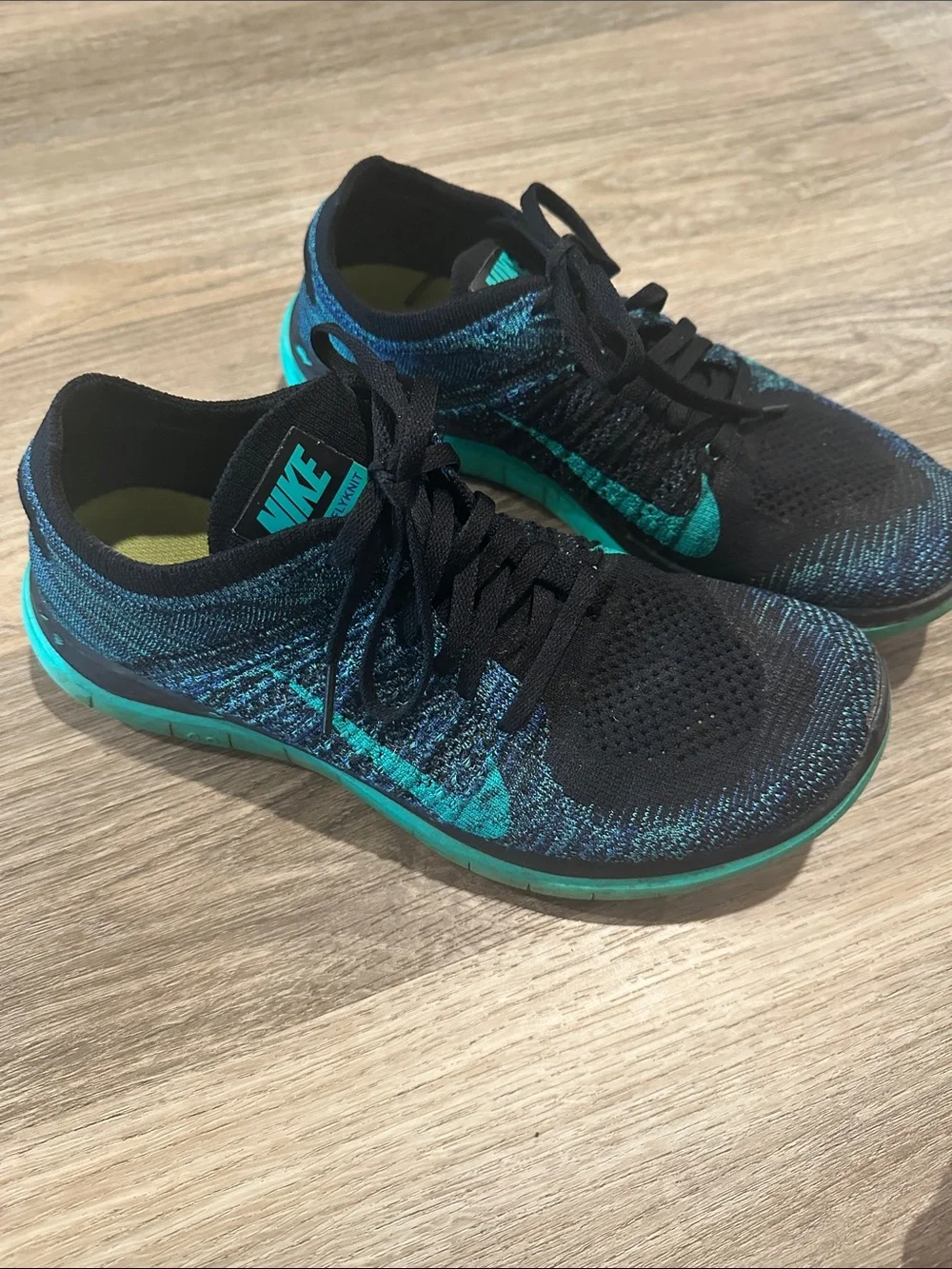 Nike breathable flyknit